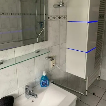 Stadtrand Haushaelfte Vakantiehuis