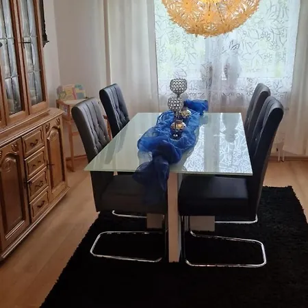 Stadtrand Haushaelfte * Вильгельмсхафен