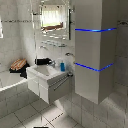 Stadtrand Haushaelfte * Вильгельмсхафен