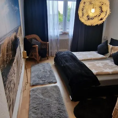 Stadtrand Haushaelfte Wilhelmshaven