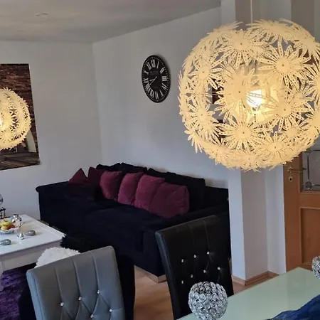 Stadtrand Haushaelfte Дом отдыха