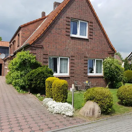 Stadtrand Haushaelfte Вильгельмсхафен